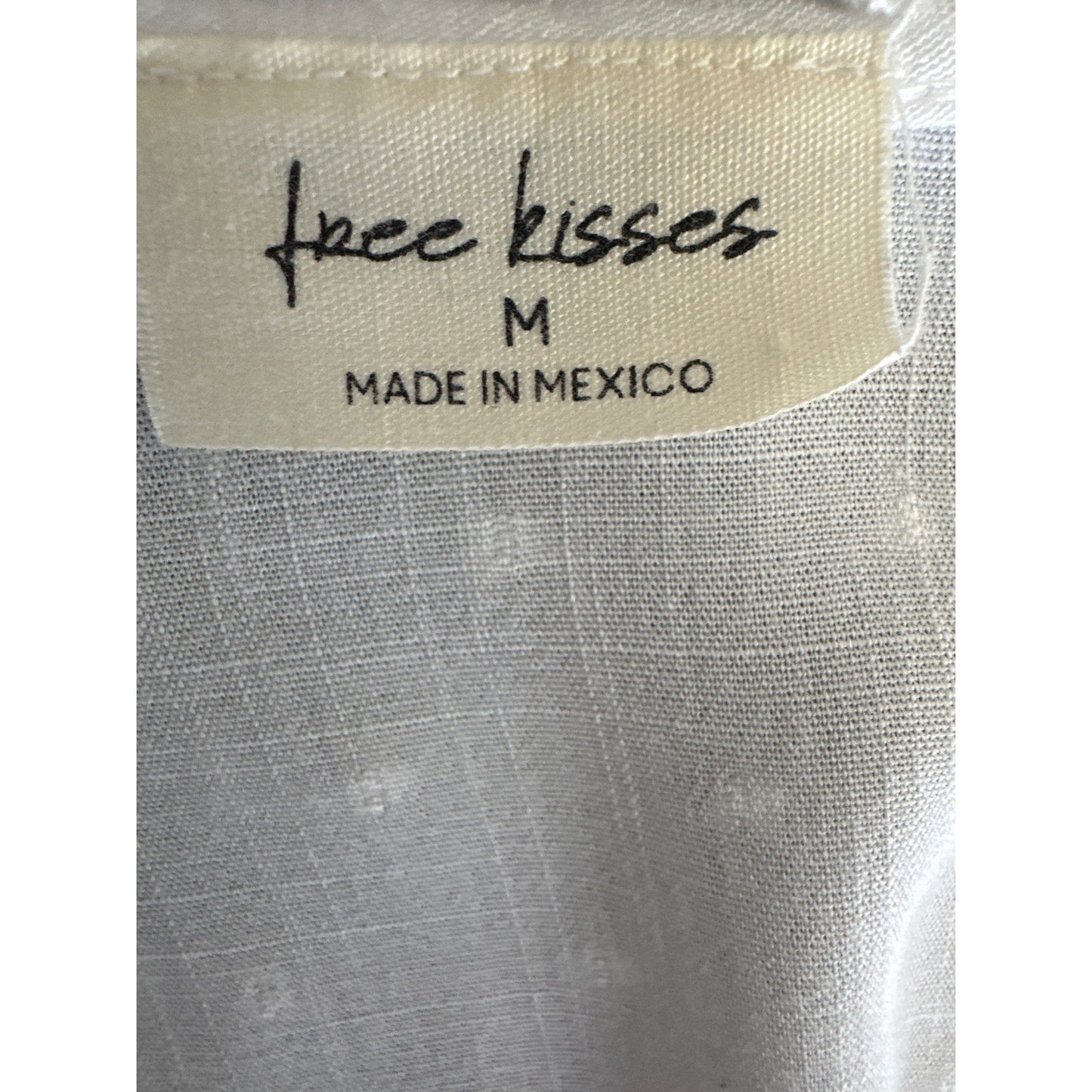 Free Kisses White Long Sleeve Blouse Sz M